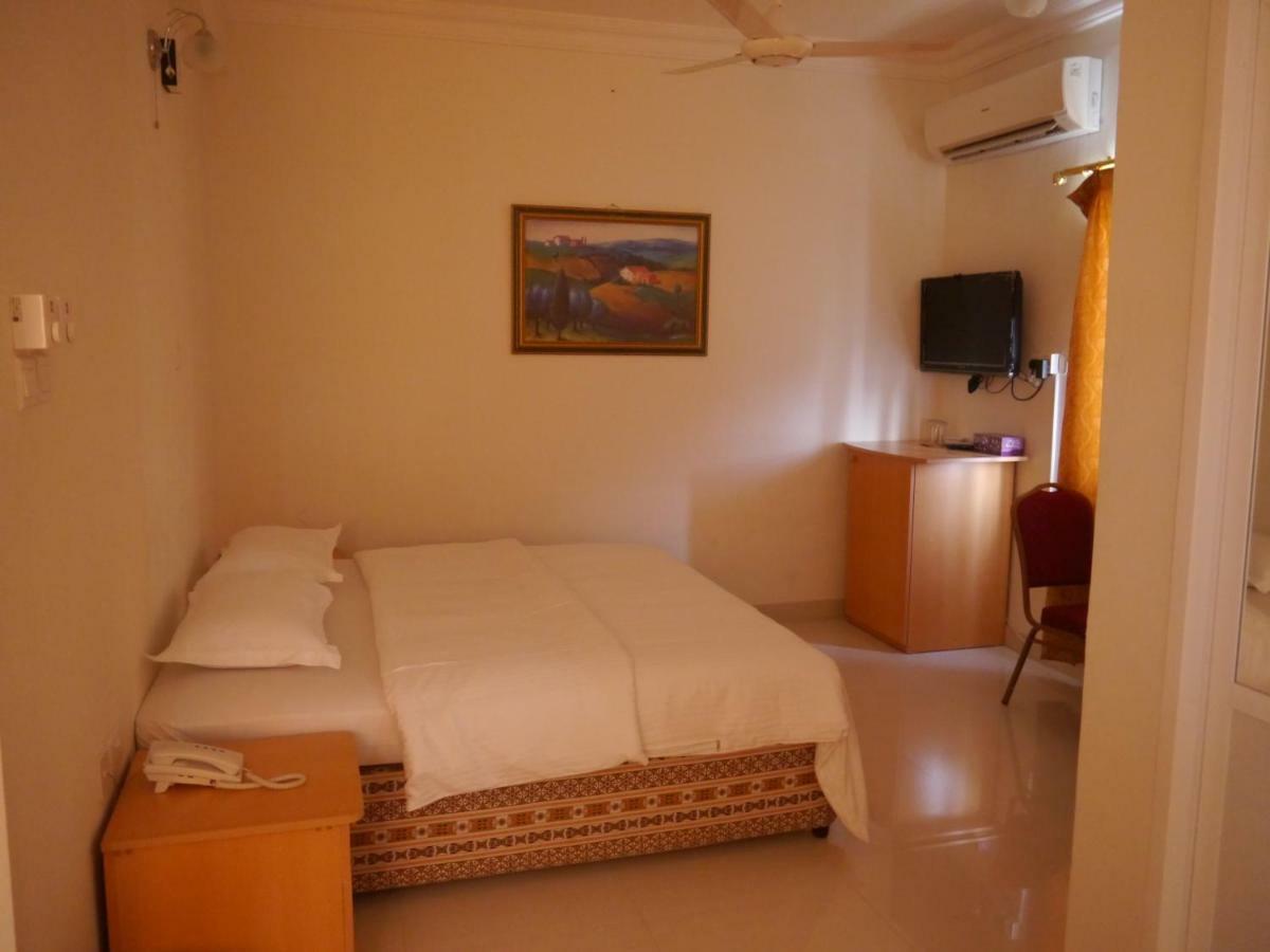 Plaza Hotel Μουσκάτ Εξωτερικό φωτογραφία